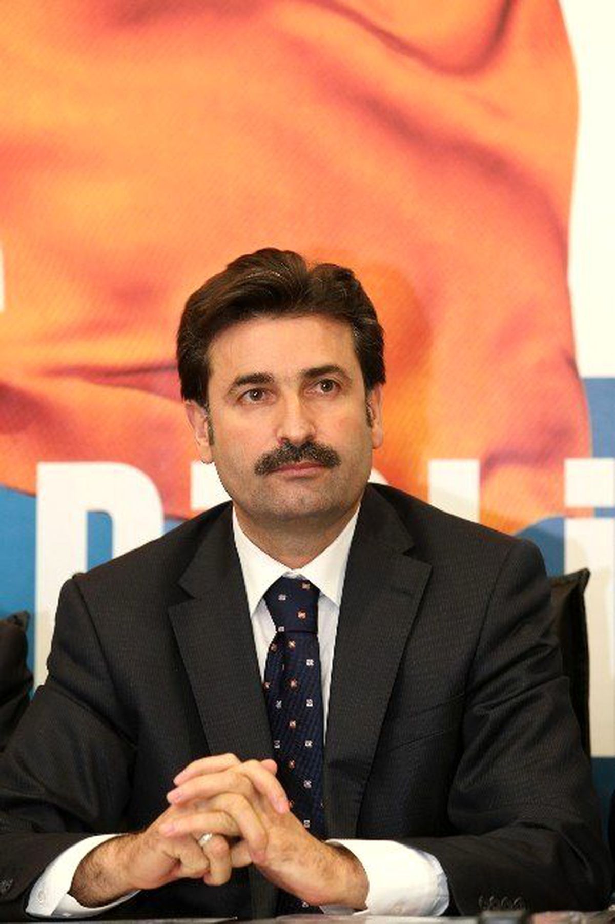 AK Parti Genel Başkan Yardımcısı Üstün\'den İlk Değerlendirme