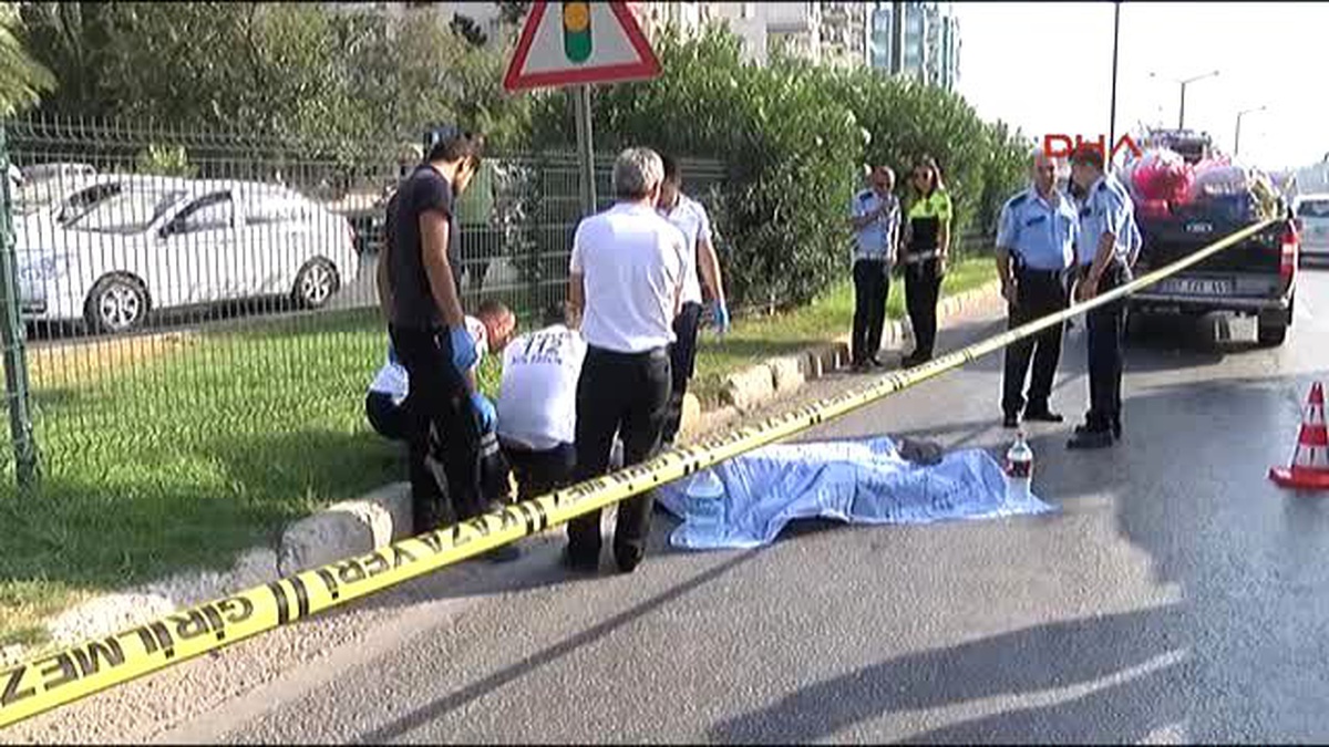 Antalya Anne ile Kızı Kaza Ayırdı