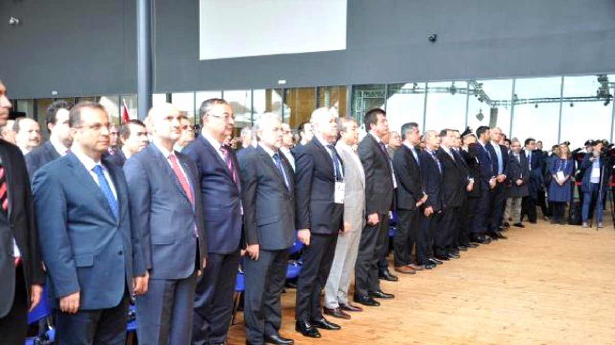 Bakan Zeybekçi\'den \'Cizre\' Açıklaması "Gök Kubbeyi Başlarına Yıkarız"