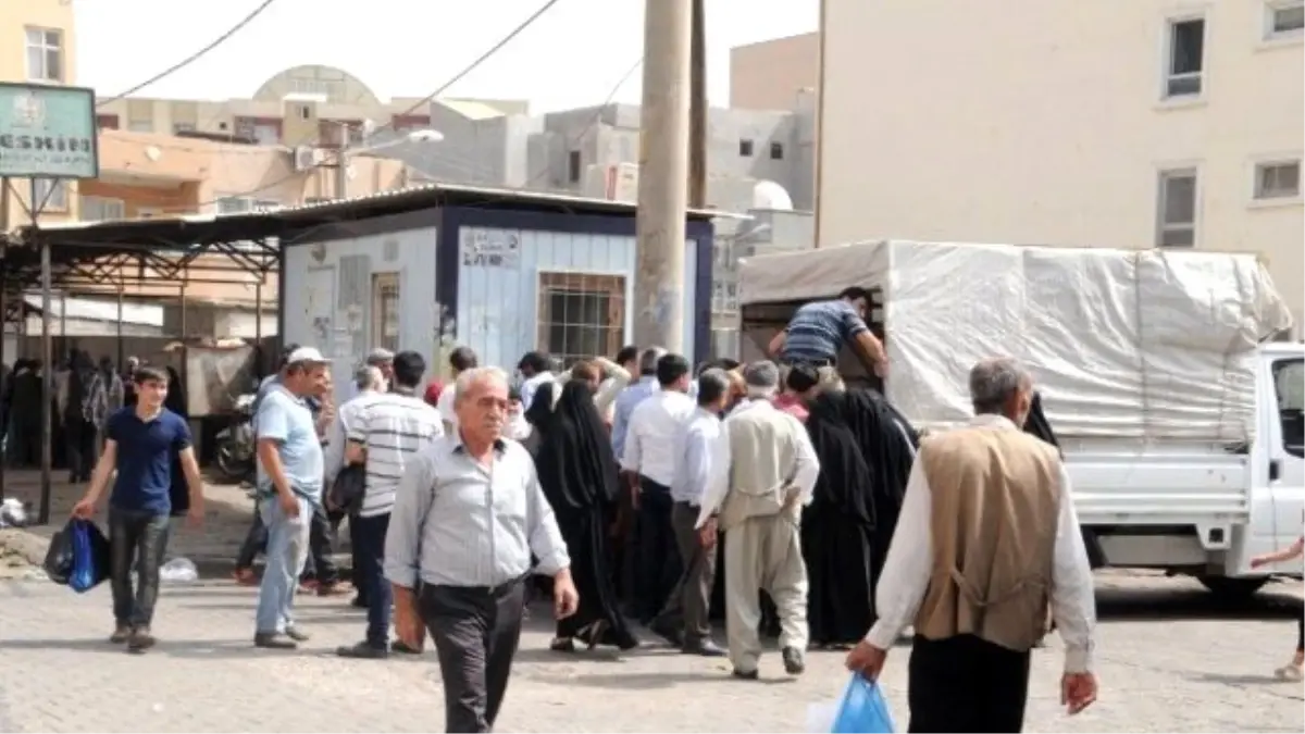 Cizre\'de Kepenkler Açıldı, Vatandaşlar Çarşıya Akın Etti