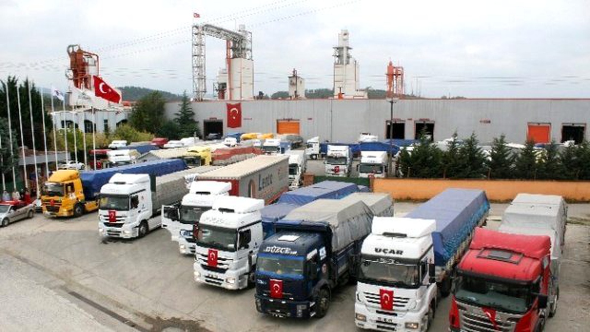 Düzce\'den Doğu İllerine 100 Tır\'lık Kardeşlik Konvoyu