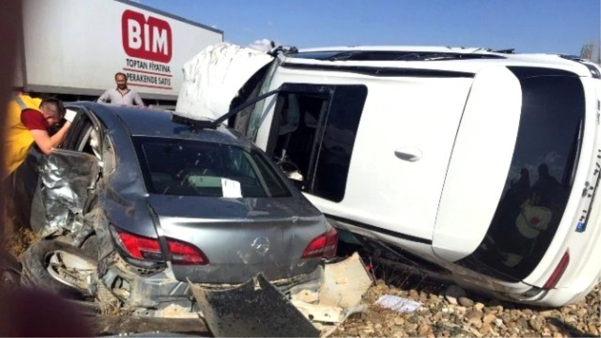 Gümüşhane\'de Trafik Kazası: 1 Ölü, 2 Yaralı