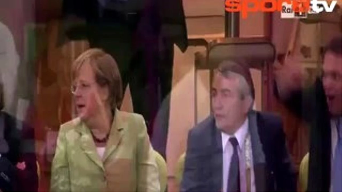 Lahm Attı Almanya Başbakanı Coştu!