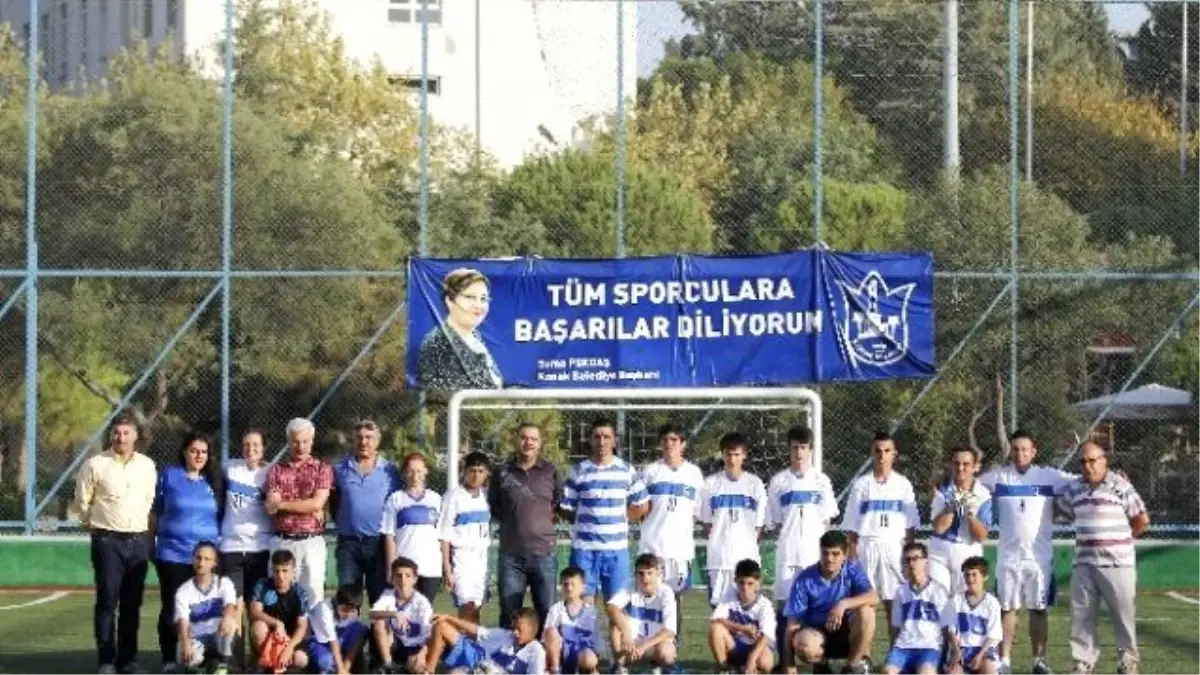 Öğrencilerin Futbol Aşkı Engel Tanımadı