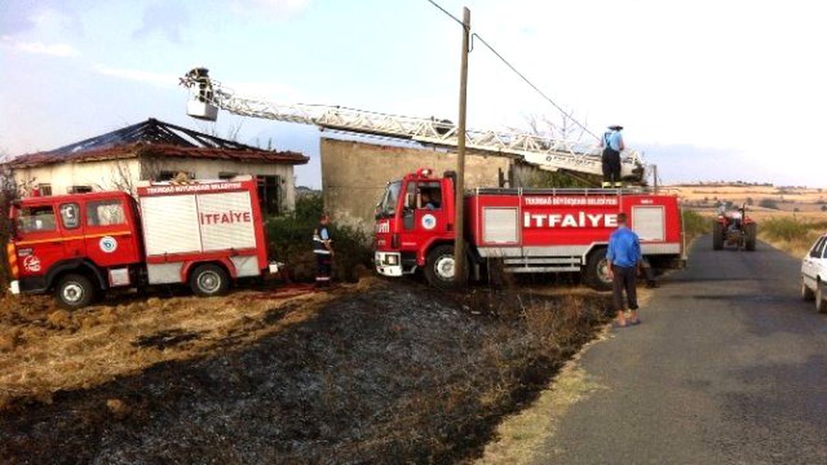 Tekirdağ\'da Çıkan Yangında Bir Çiftlik Kül Oldu
