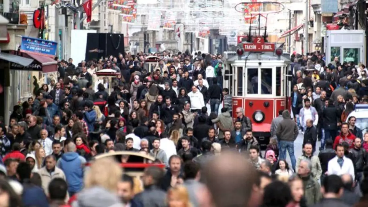 TÜİK: 2050 Yılında Türkiye 94 Milyon Olacak