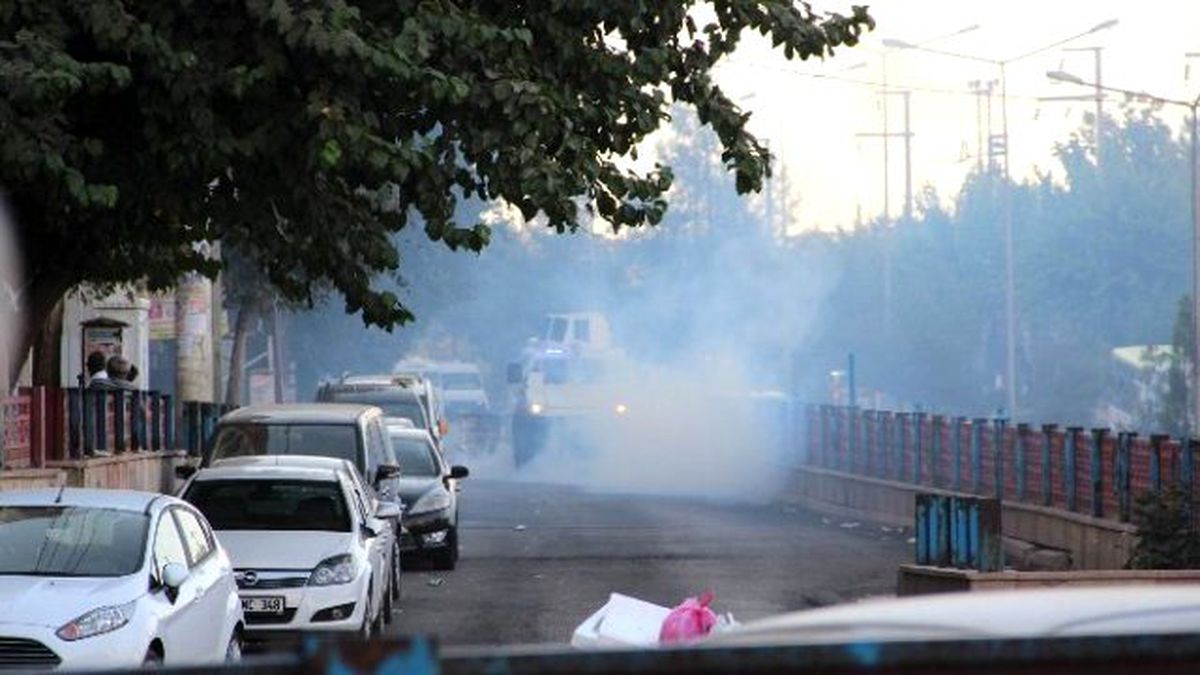 Yol Kapatan Gruba Polis Müdahale Etti