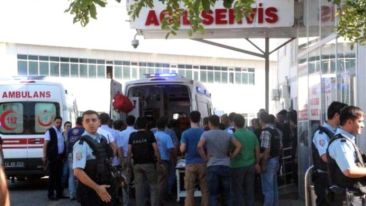 Yol Kesen PKK'lılar, Uzman Çavuşa Ateş Açtı!