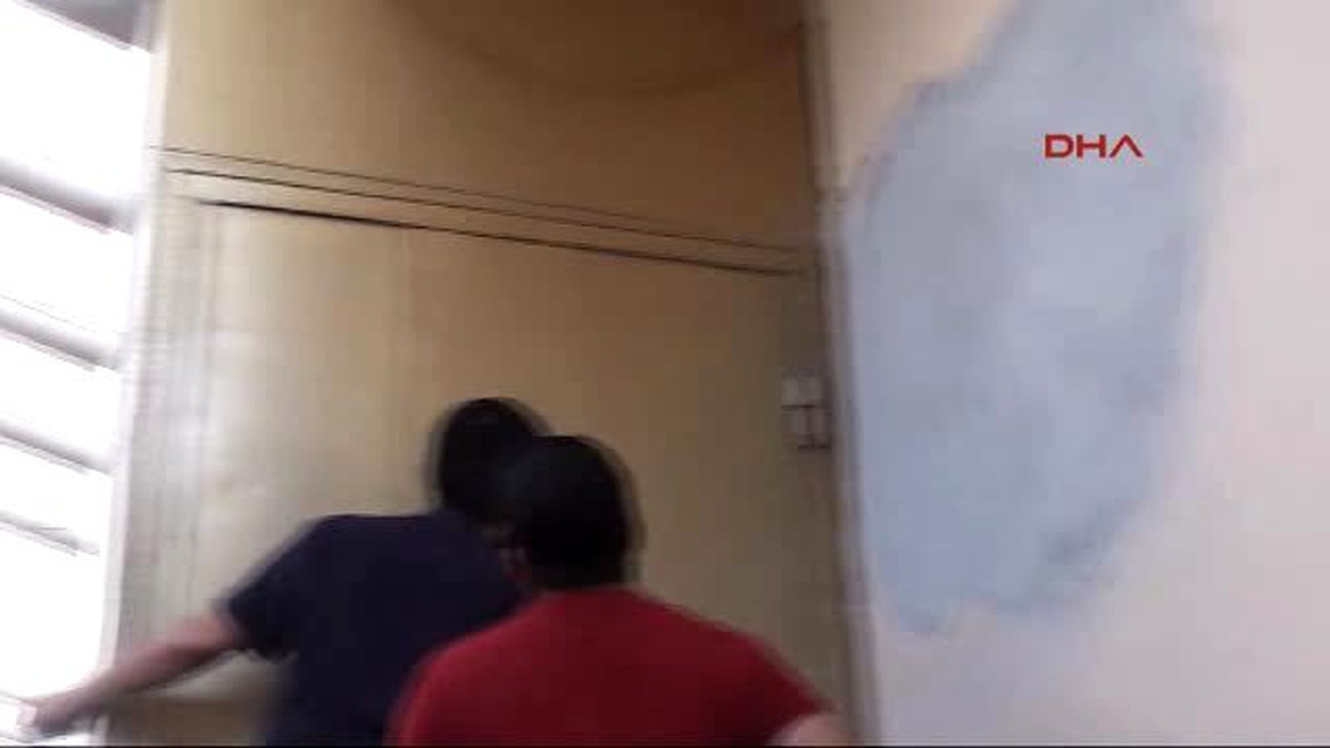 Adana Gelişen Türkiye Partisi\'ne Balyozlu Kumar Baskını