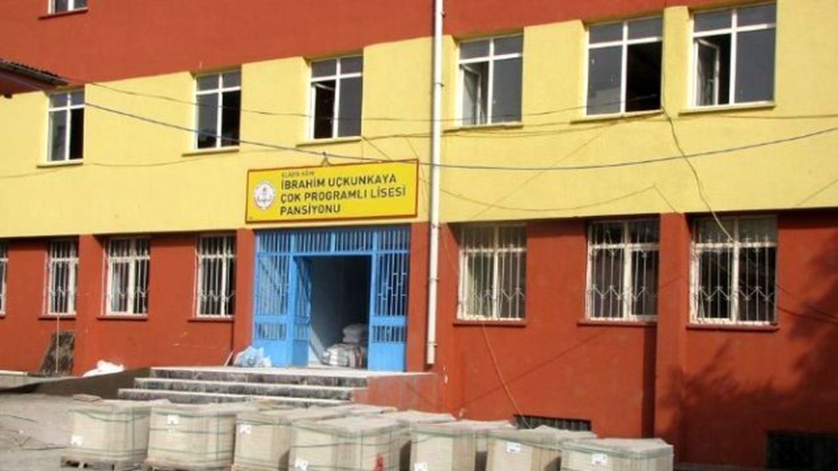 Ağın İlçesinde Okullar Modern Görünüme Kavuşuyor