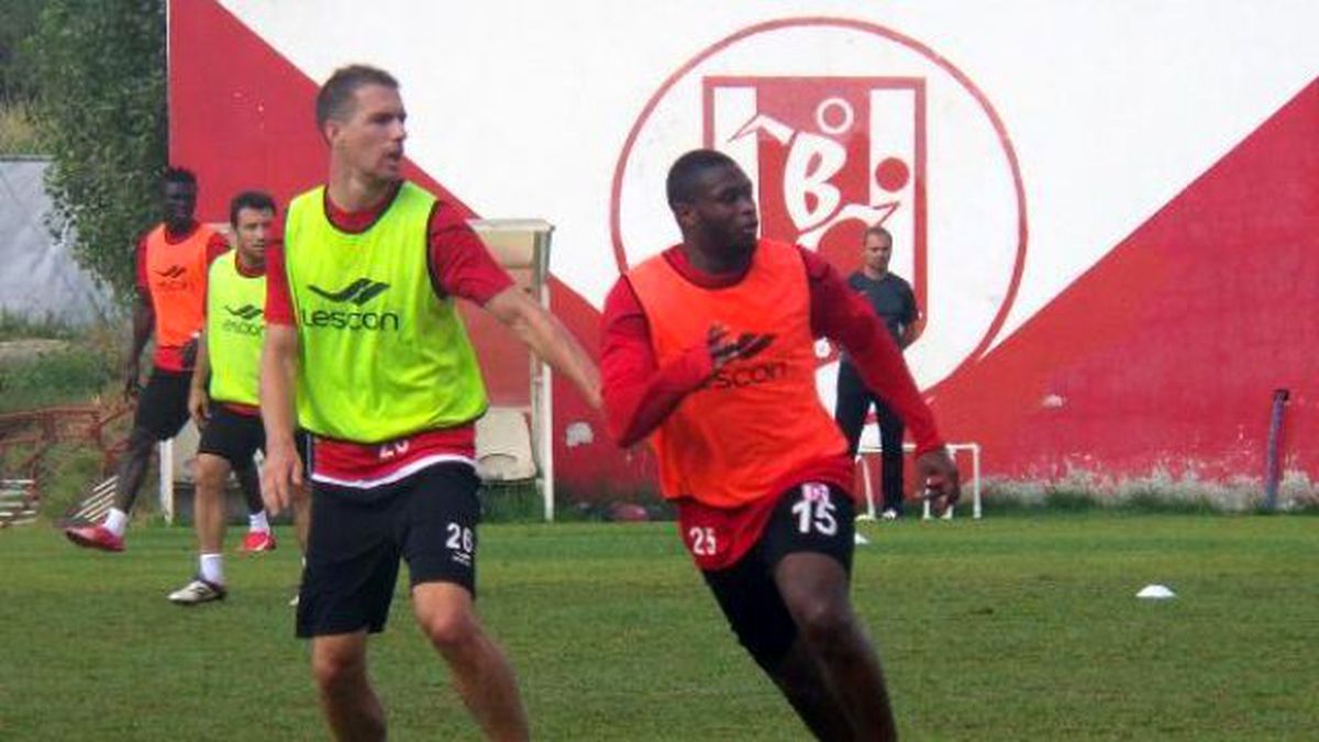Balıkesirspor\'da Sözeri Kulak Çekti