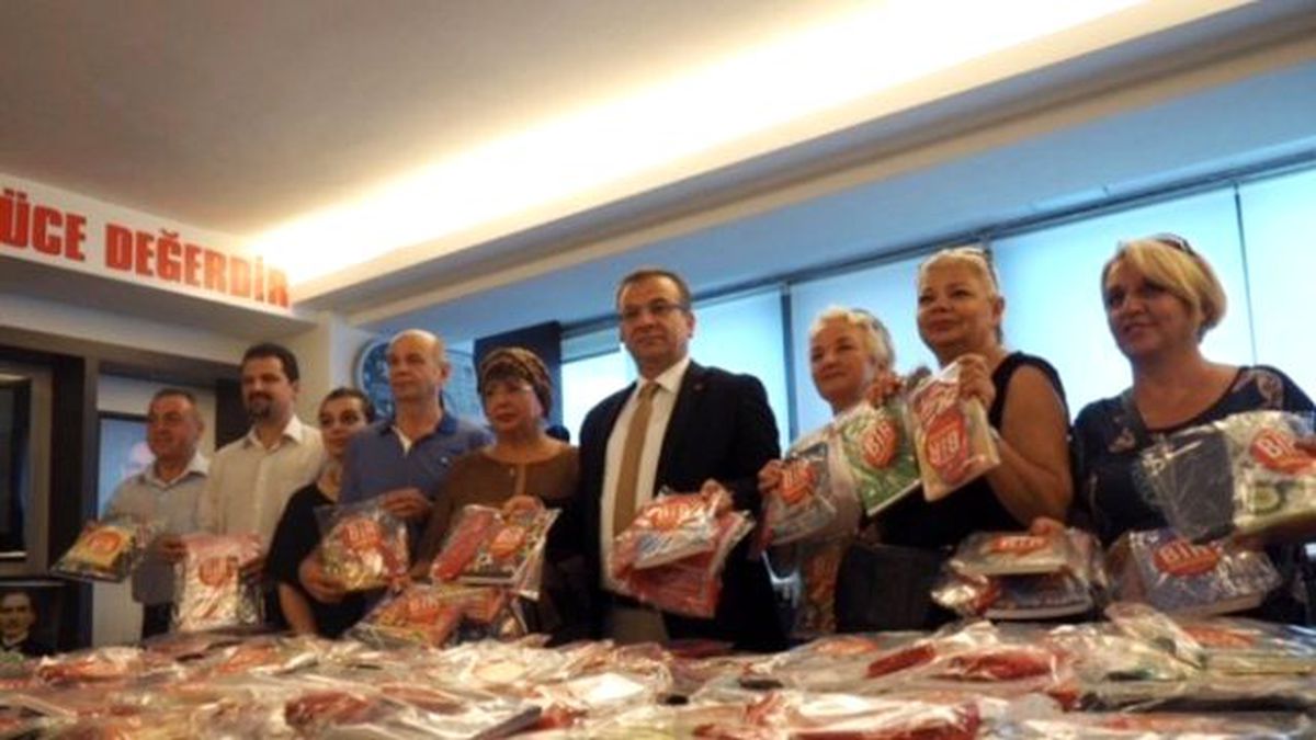 CHP\'den Savaşı Bitirmek İçin Kalem Defter Kampanyası
