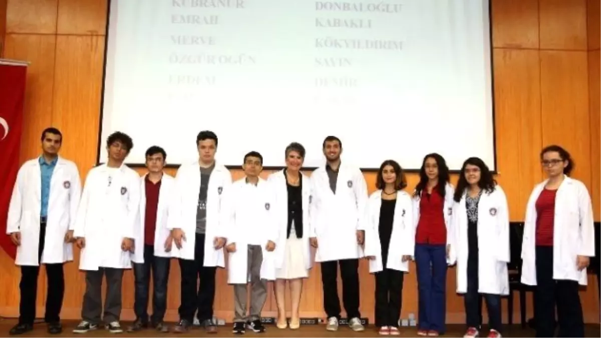 Çü\'de 268 Doktor Adayı Beyaz Önlüklerini Giydi