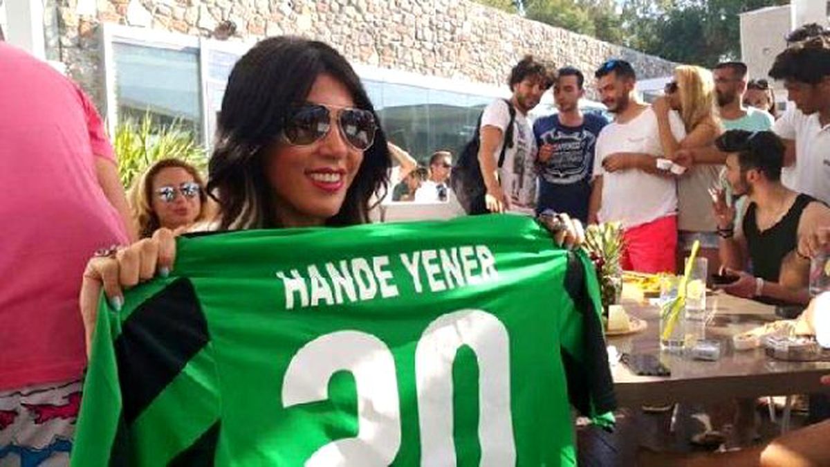 Denizli\'de Hande Yener Konseri İptal Edildi
