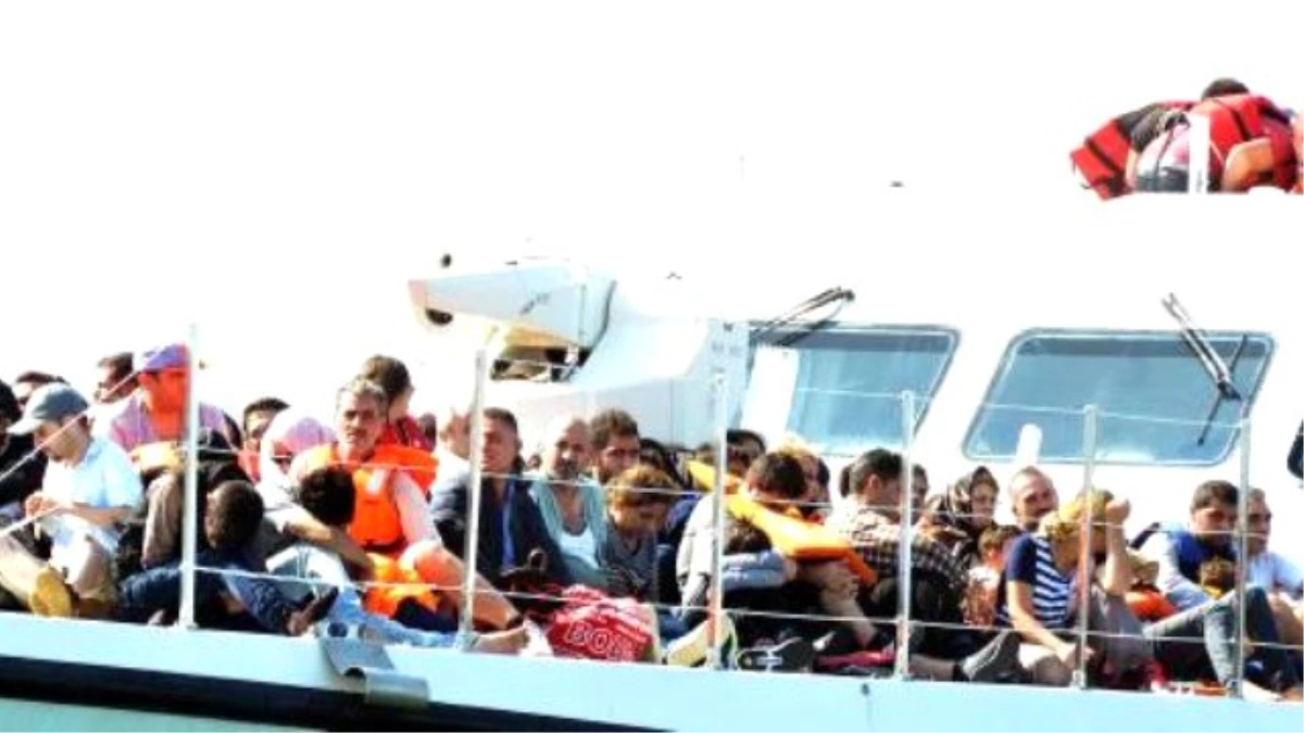 Ege\'de Kaçak Teknesi Faciası: 22 Ölü, 211 Kişi Kurtarıldı (4)