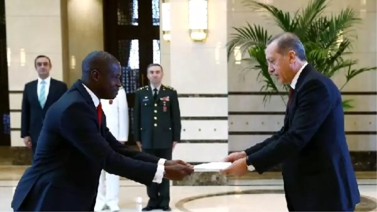 Erdoğan, Gabon Büyükelçisi Immongault\'u Kabul Etti