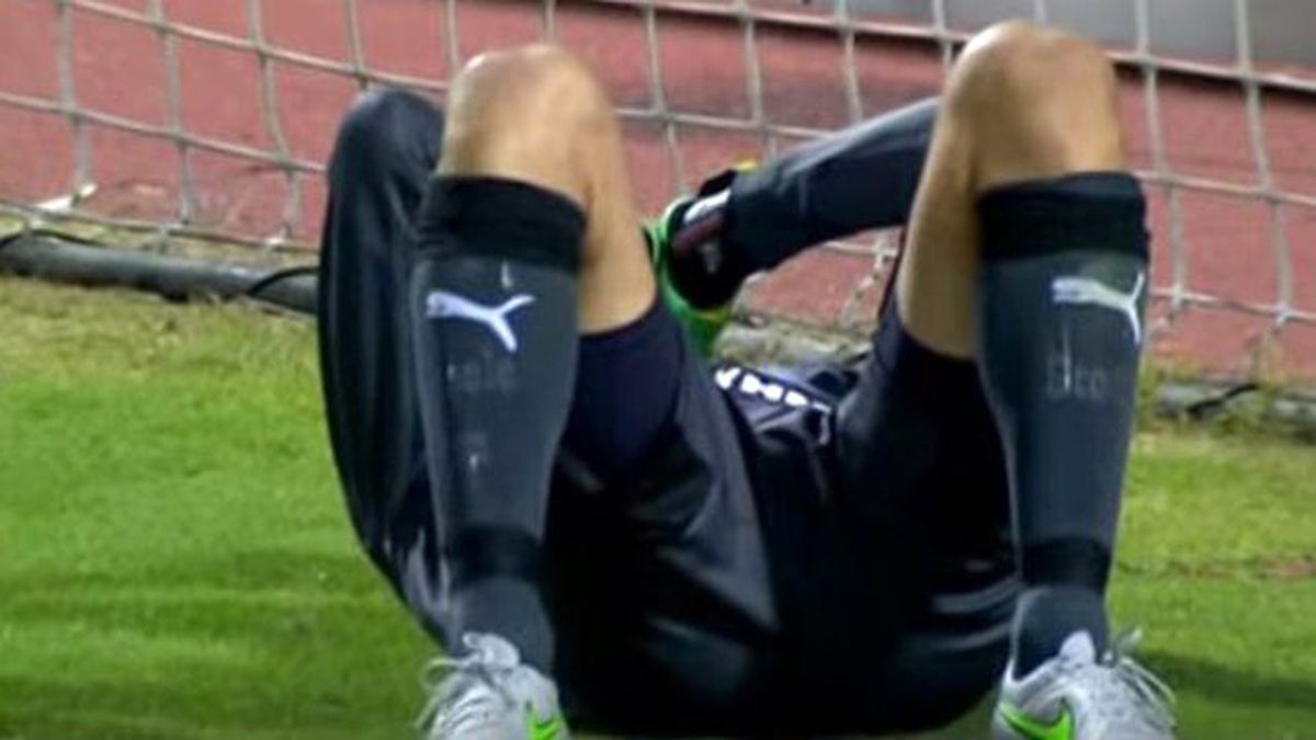 Kaleciden İnanılmaz Hata!