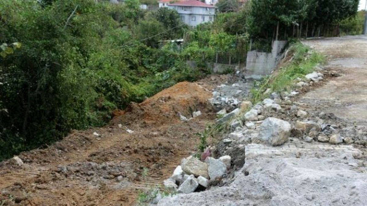 Karaca Sokakta Taş Duvar Çalışmaları Başladı