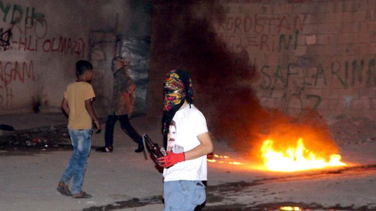 Muş'ta Adliye Lojmanlarına Molotoflu Saldırı