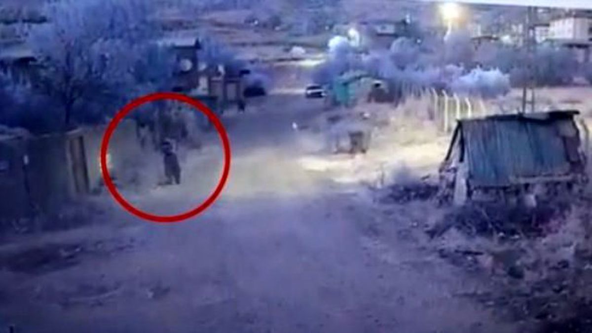 Polise Saldıran Terörist Roketle Kendini Vurdu