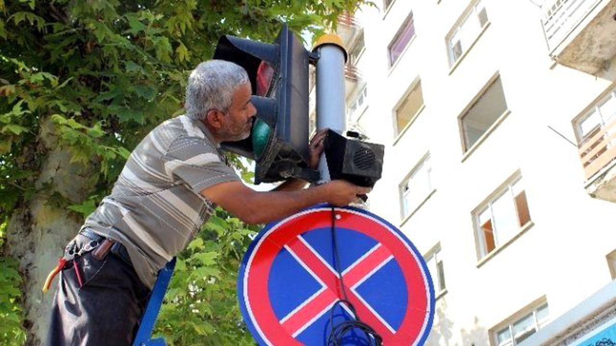 Trafikte Sesli Uyarı Sistemi