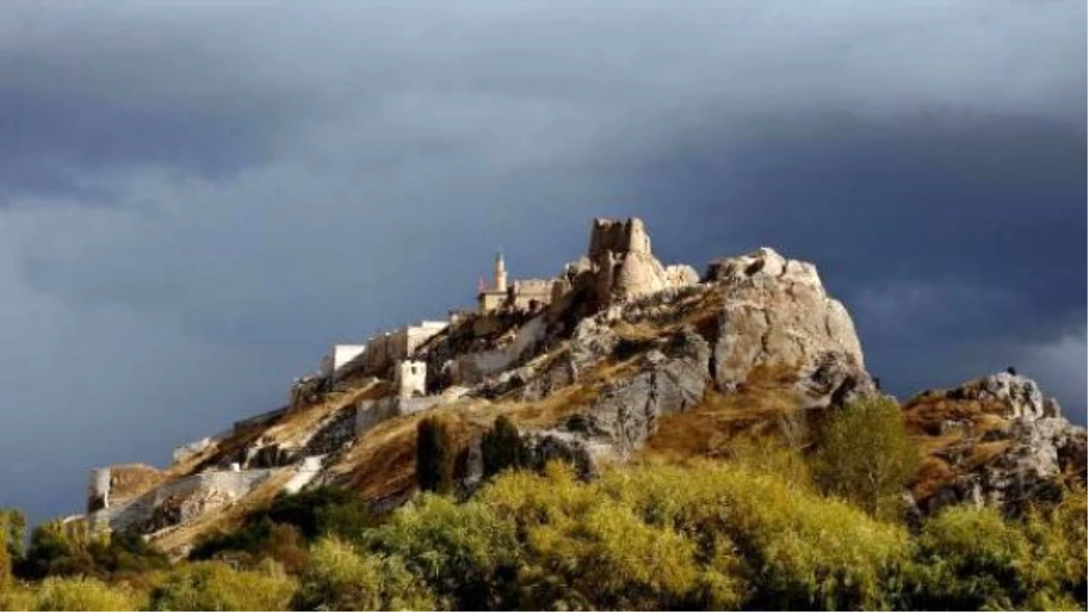 Van Kalesi\'nin Unesco Dünya Miras Listesi\'ne Alınması İçin Başvuru Yapıldı