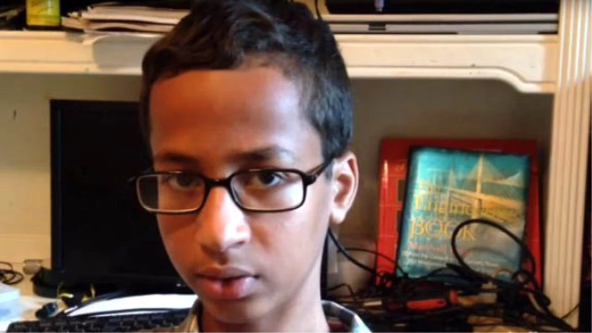 ABD\'de Müslüman Öğrencinin Yaptığı Saat Bomba Sanılıp Gözaltına Alındı
