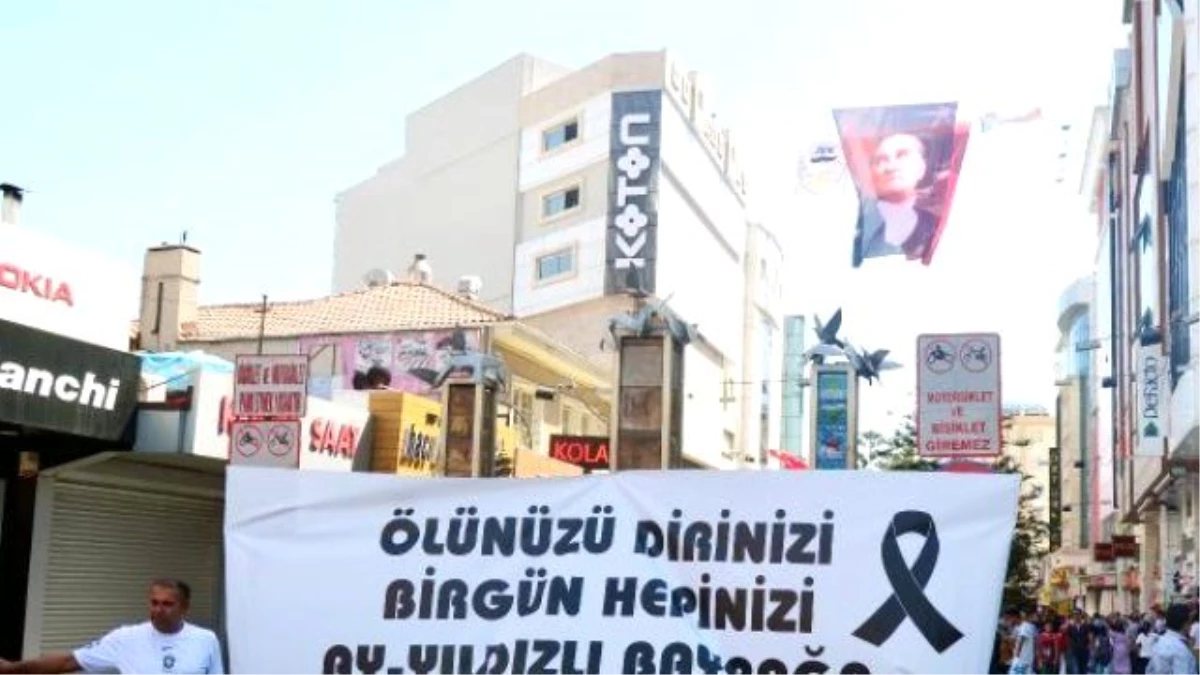 Antalya\'da HDP\'lileri Kızdıran Afişe Suç Duyurusu