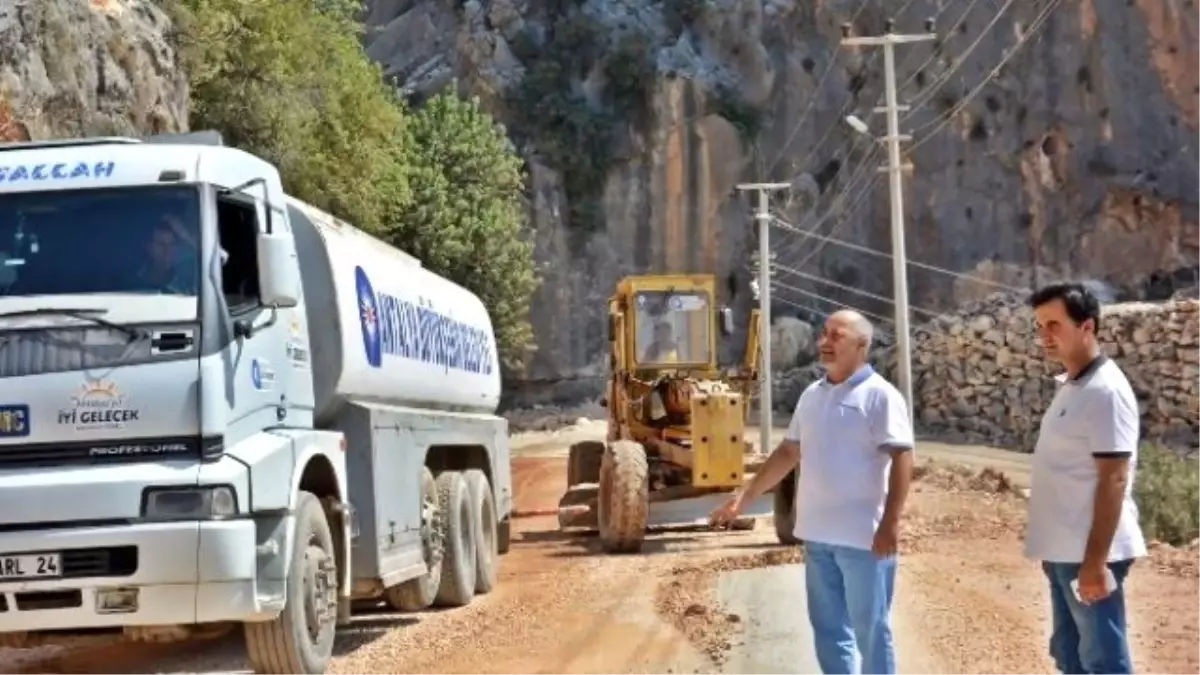 Demre\'nin En Uzak Mahallelerinin Yolları Asfaltlandı