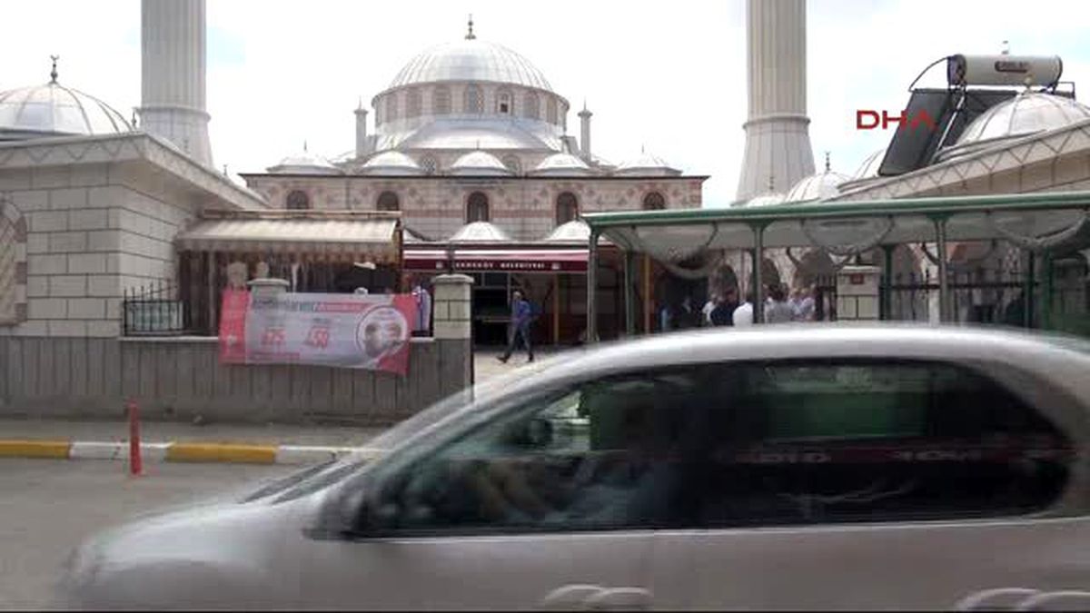 Eski Eşi Tarafından Öldürülen Kadın Toprağa Verildi