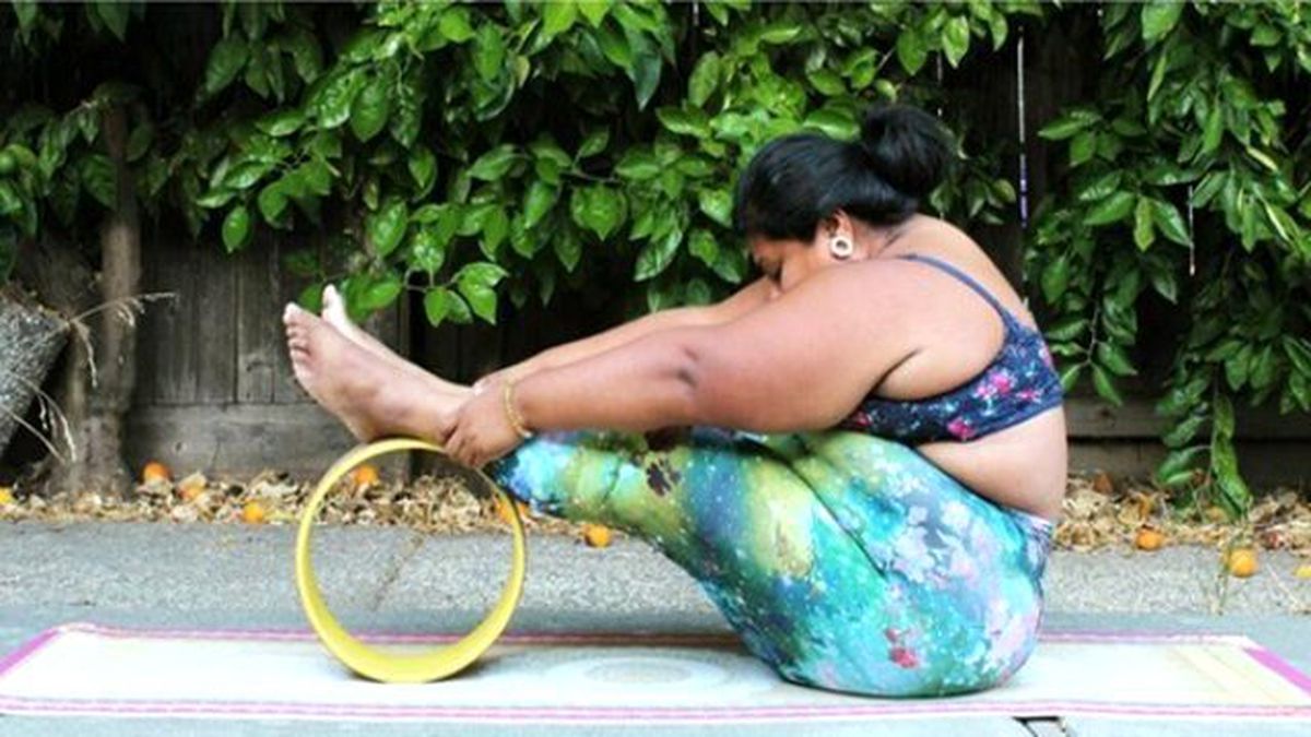 Fazla Kiloları Yoga Yapmasına Engel Olmadı