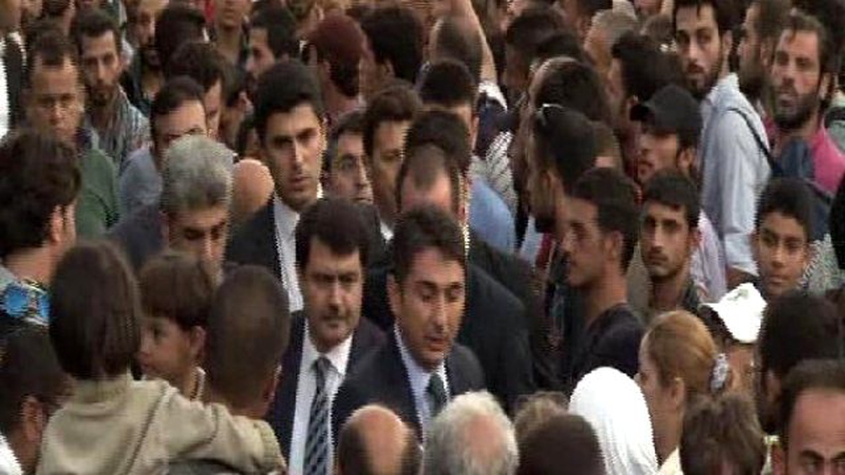 İstanbul Valisi Şahin Suriyeli Sığınmacıların Bulunduğu Otogarda...
