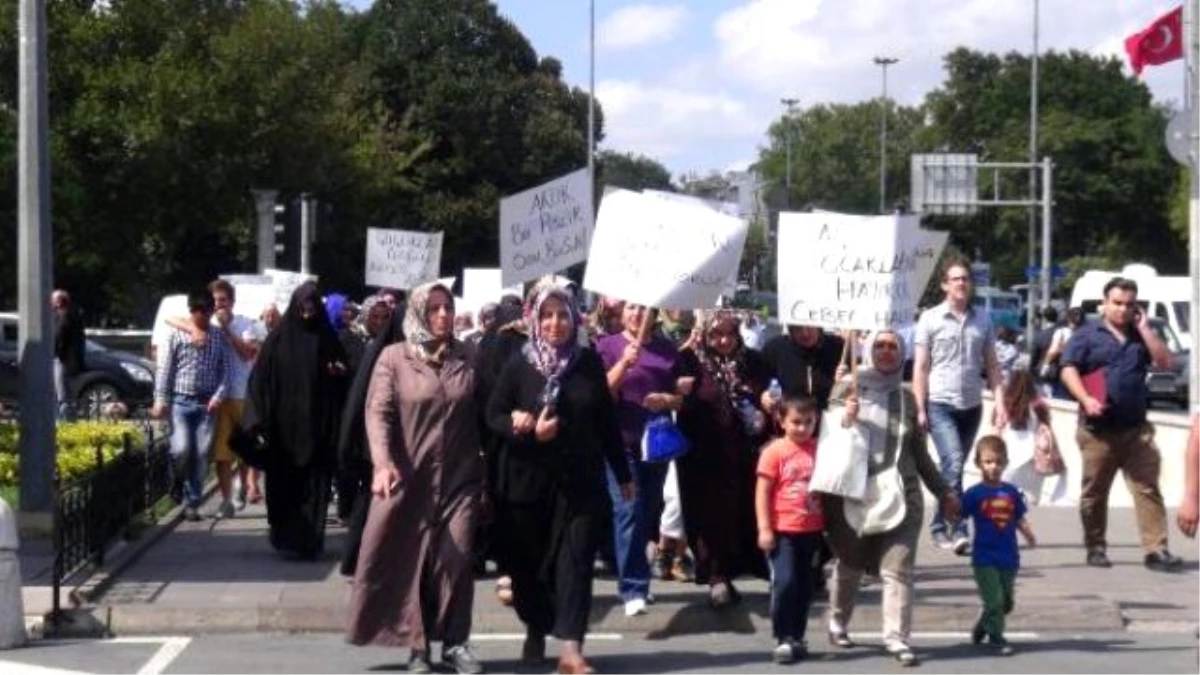 Taş Ocaklarını Protesto Eden Kadınlar Toz Beziyle Eylem Yaptı