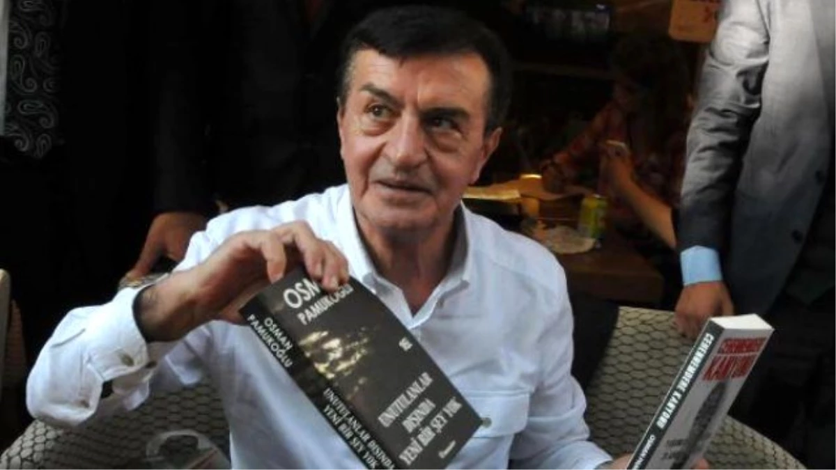 Osman Pamukoğlu Eskişehir\'e Kitaplarını İmzaladı
