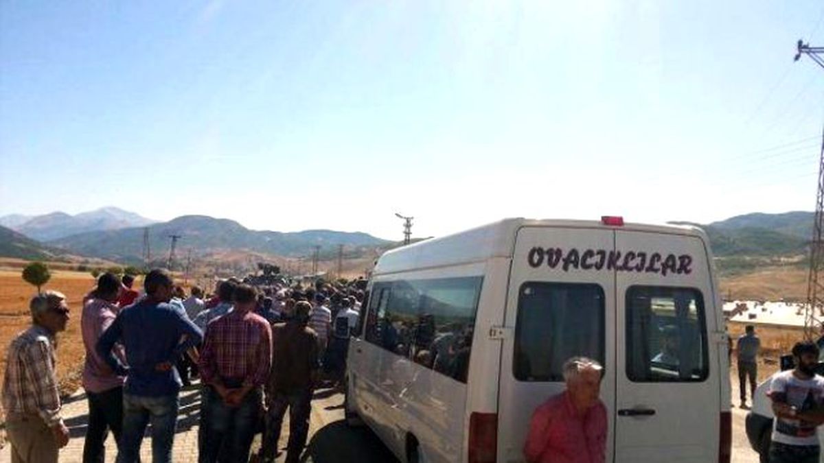 Ovacık\'ta \'Kapalı Yol\' Eylemi