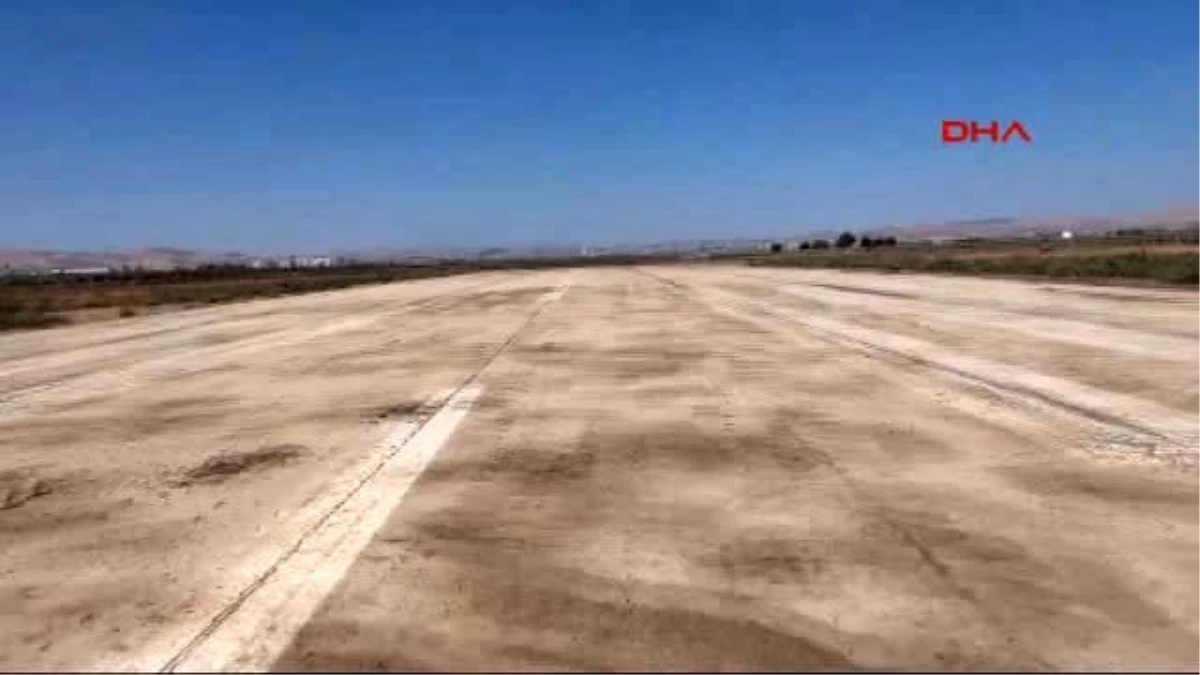 Şanlıurfa - Kurbanlık Develer Eski Havaalanı Pistinde