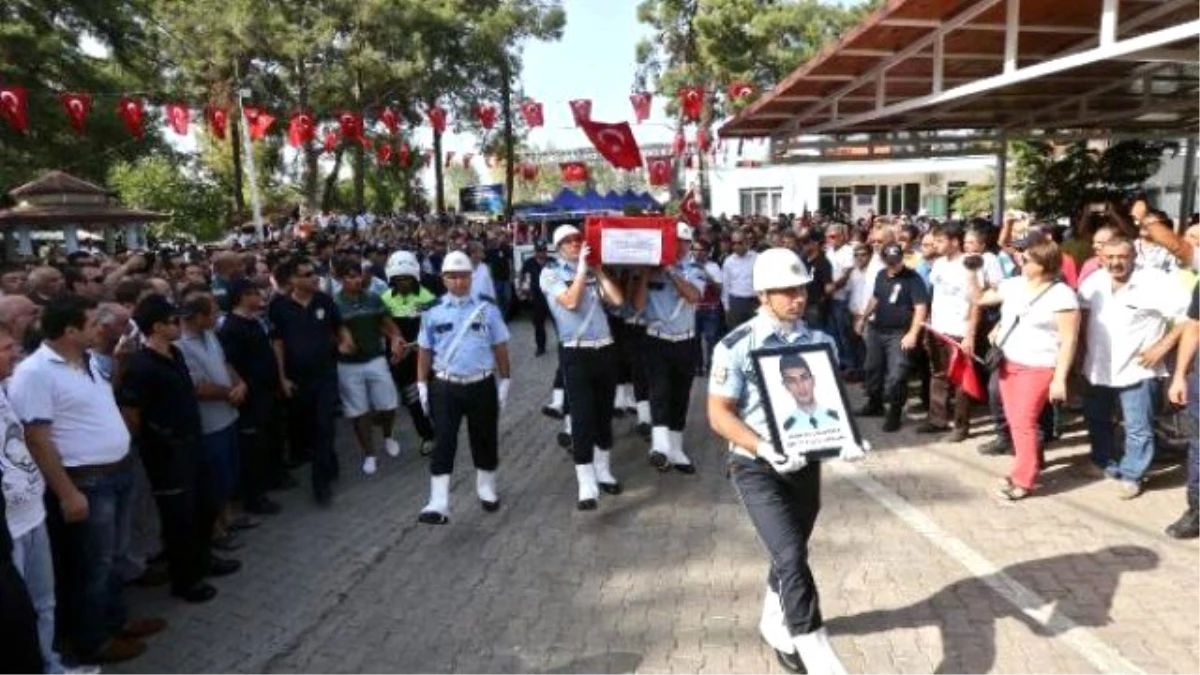 Şehit Polisin Antalya\'daki Evinde Yas Var (2)