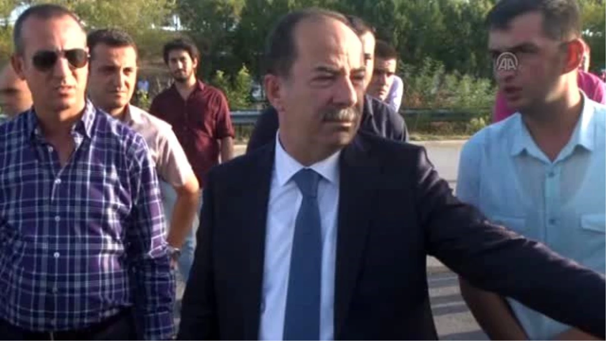Sığınmacıların Bekleyişi - Belediye Başkanı Gürkan
