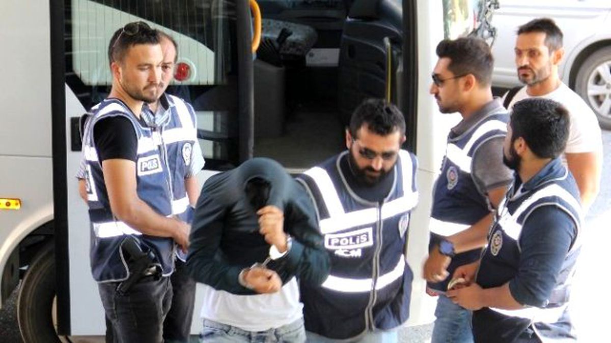 Sivas\'ta Bonzai Satıcılarına Yönelik Operasyon: 11 Gözaltı