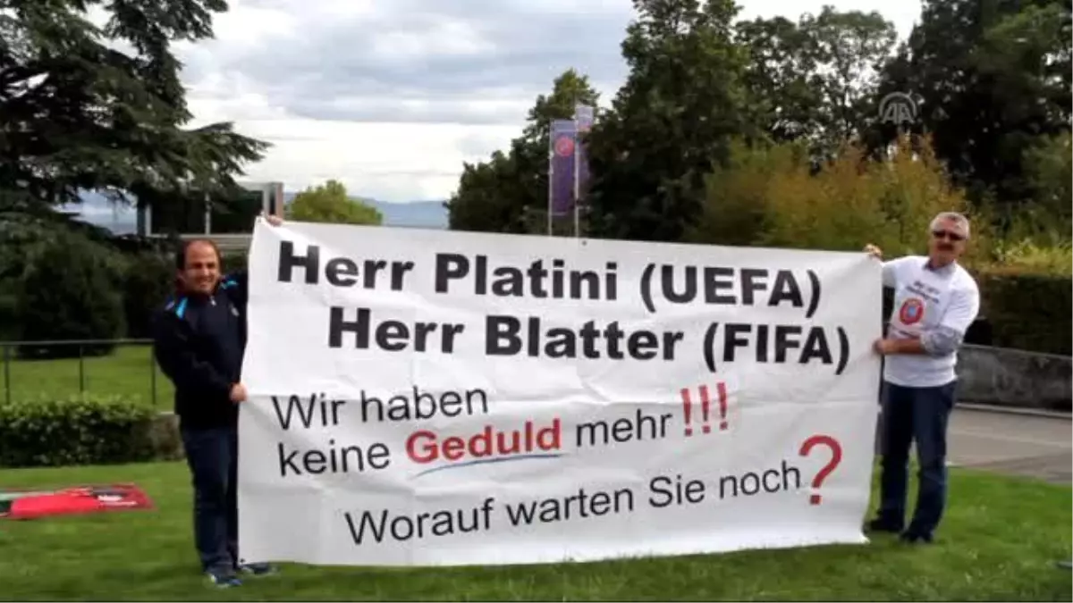 UEFA Genel Merkezi Önünde "Şike" Protestosu