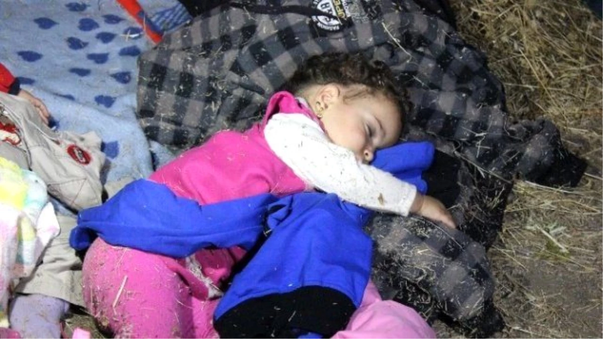 Sığınmacıların Edirne\'deki Bekleyişi Sürüyor: Ölmek Var Dönmek Yok