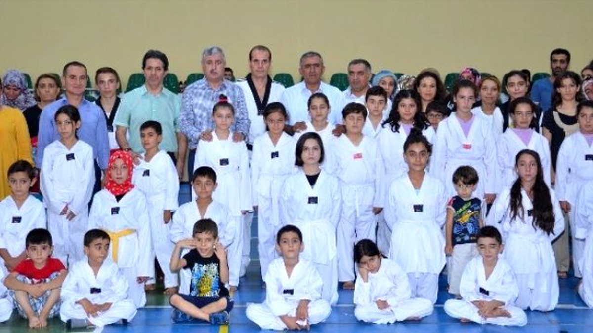 Yeşilyurtspor Taekwondo Kulübü\'nden 137 Sporcu Kuşak Terfi Sınavına Girdi