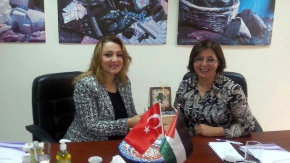 Atasoy, Filistin İş Kadınları Federasyonu Genel Merkezini Ziyaret Etti
