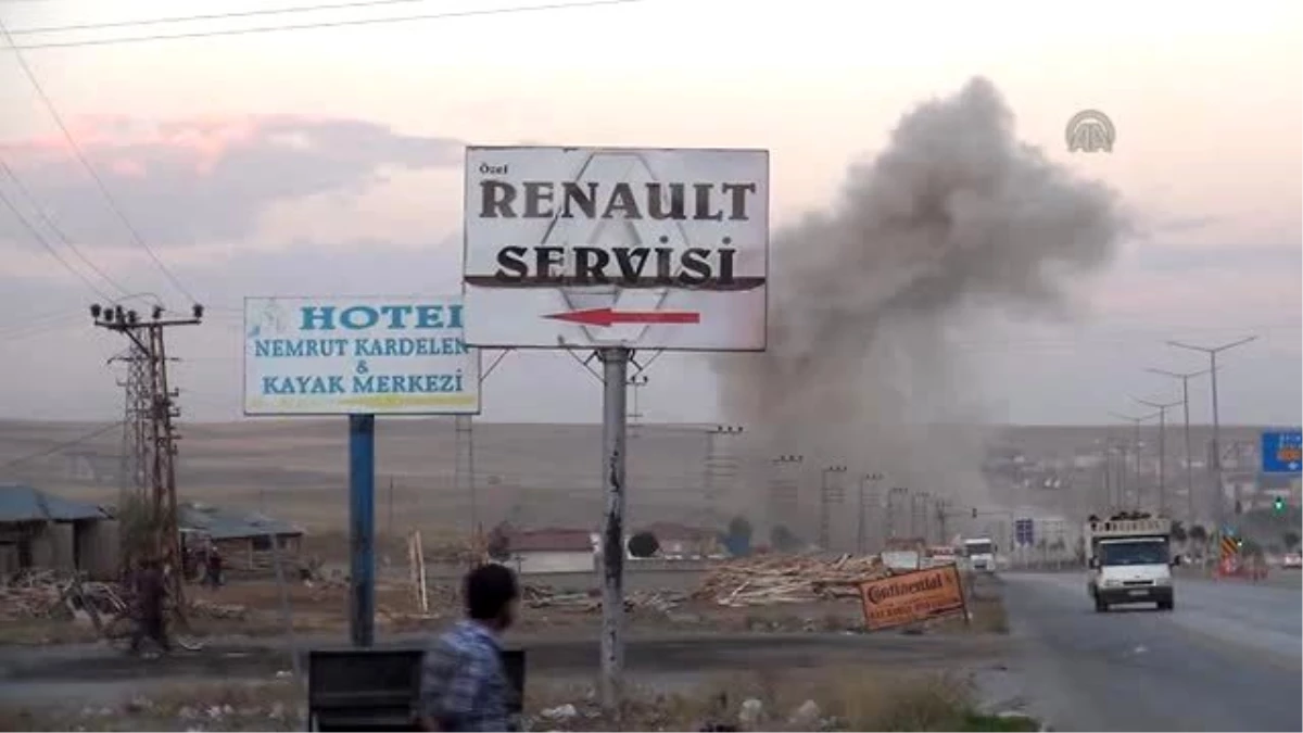 Bitlis\'te Bombalı Saldırısı: 3 Yaralı
