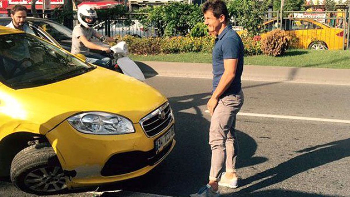 Emre Belözoğlu Trafik Kazası Geçirdi