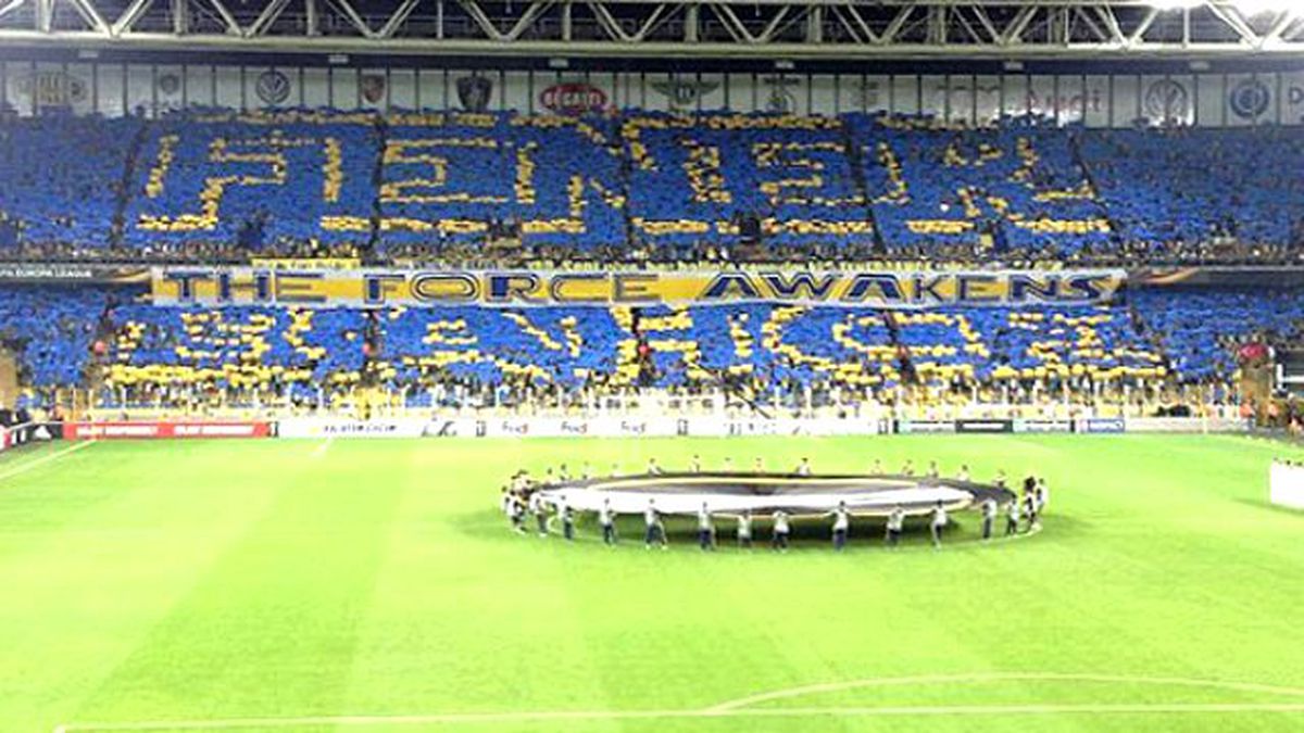 Fenerbahçeli Taraftarlardan 'Star Wars' Temalı Koreografi