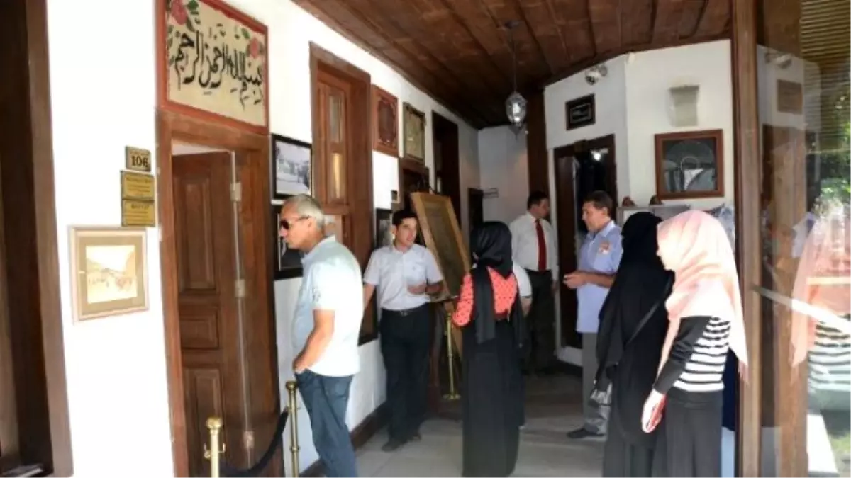 Gezi Otobüsü Afyonkarahisar'da Kent Turuna Başladı