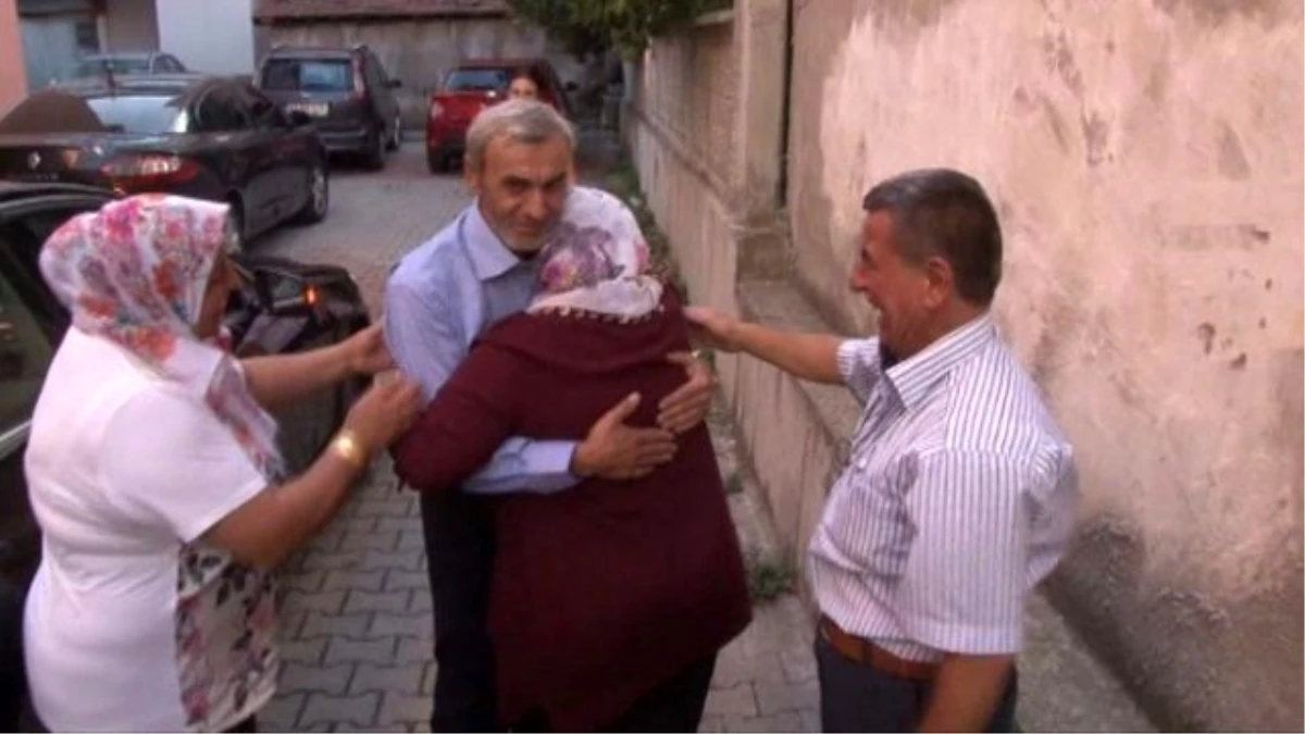 Irak\'ta Serbest Bırakılan İşçilerden Ercan Özpilavcı Evine Döndü