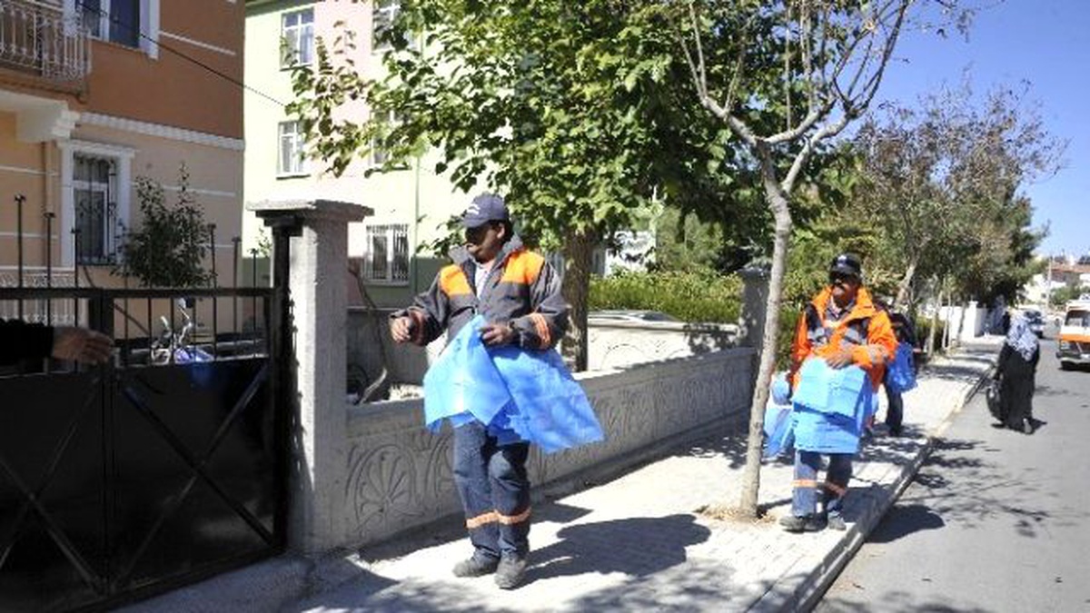 Karaman\'da Vatandaşlara 90 Bin Kurban Poşeti Dağıtıldı