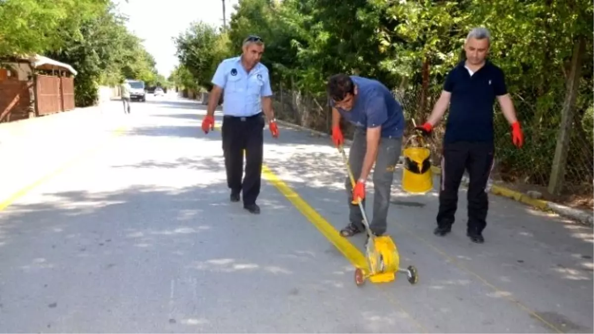 Kartepe Zabıtası Pazar Yerlerini Düzenliyor